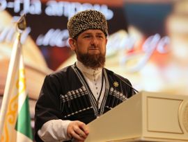"Мирополитические вызовы": как и зачем Кадыров мобилизует глобальную <span class="evoSearch_highlight">чеченскую</span> диаспору