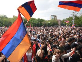 По всей <span class="evoSearch_highlight">Армении</span> протестующие против уступки земель Азербайджану перекрыли уже 3 автотрассы