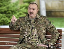 После войны в Карабахе Алиев объявил в <span class="evoSearch_highlight">Азербайджане</span> досрочные выборы президента 