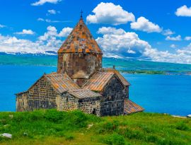 <span class="evoSearch_highlight">Армения</span> ставит туристические рекорды и жалуется на предвзятость европейцев