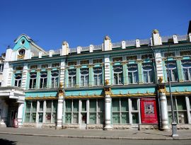 В центре Владикавказа капитально отремонтируют торговый дом Оганова - одну из архитектурных визиток