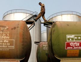 Индия опровергла слухи о проблемах оплаты за российскую нефть из-за санкций