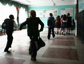 Урок или жизнь? Министр образования Дагестана предложил подпереть рухнувшие потолки в школе 
