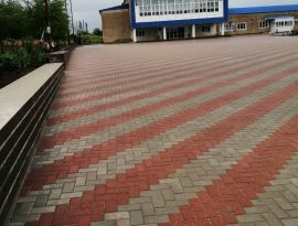 На Ставрополье благодаря губернаторской программе благоустроили территорию перед домом культуры в селе Золотаревка