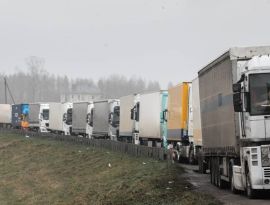 Грузия хочет хорошенько заработать на российском грузовом коллапсе